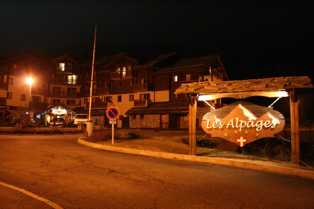 Vor dem Hotel Hotel Les Alpages de Val Cenis