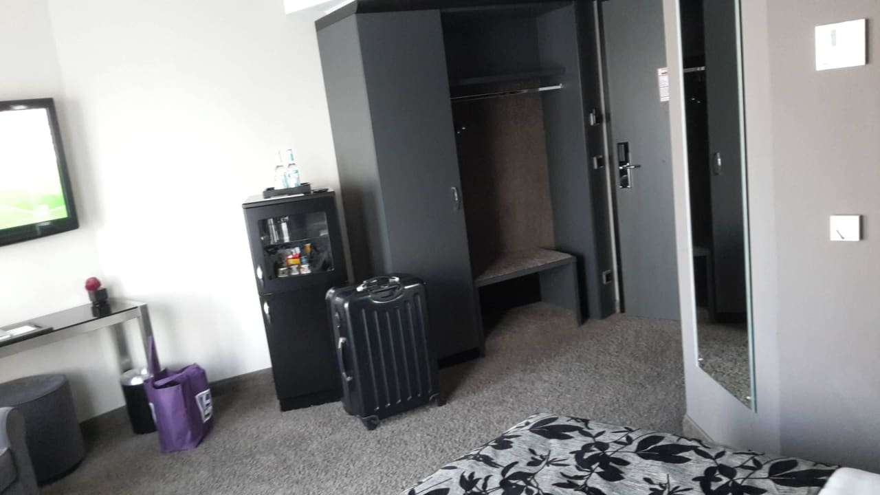 Schrank Hotel NEWBERLIN