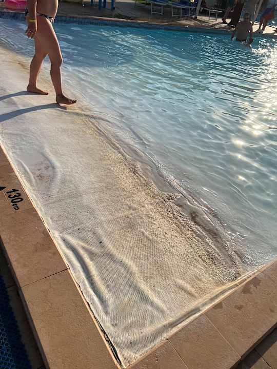Pool Titanic Royal