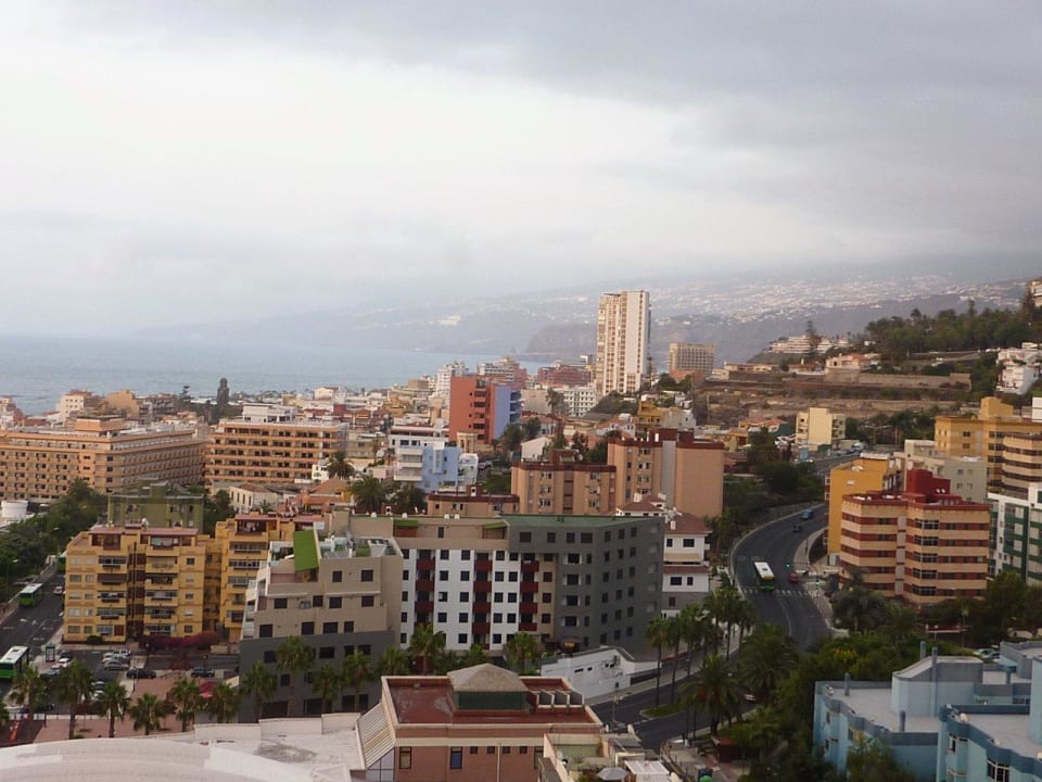 Ausblick aus dem obst. Stock (Flurfenster) Be Live Tenerife - Adults only
