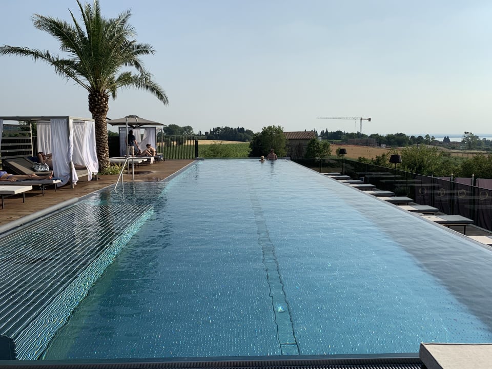 Pool Quellenhof Luxury Resort Lazise