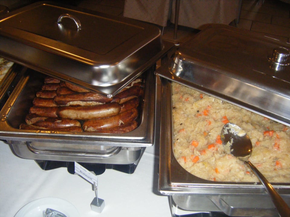 Bratwurst & Sauerkraut Erzgebirgshotel Freiberger Höhe
