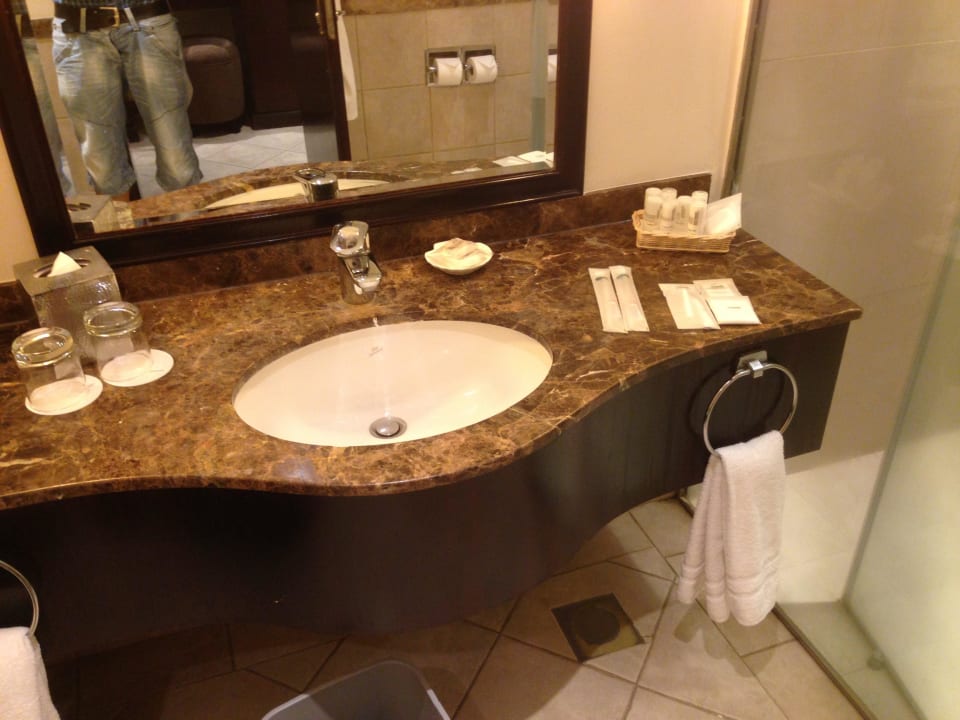 Bad  Standard Doppelzimmer Le Meridien Ile Maurice