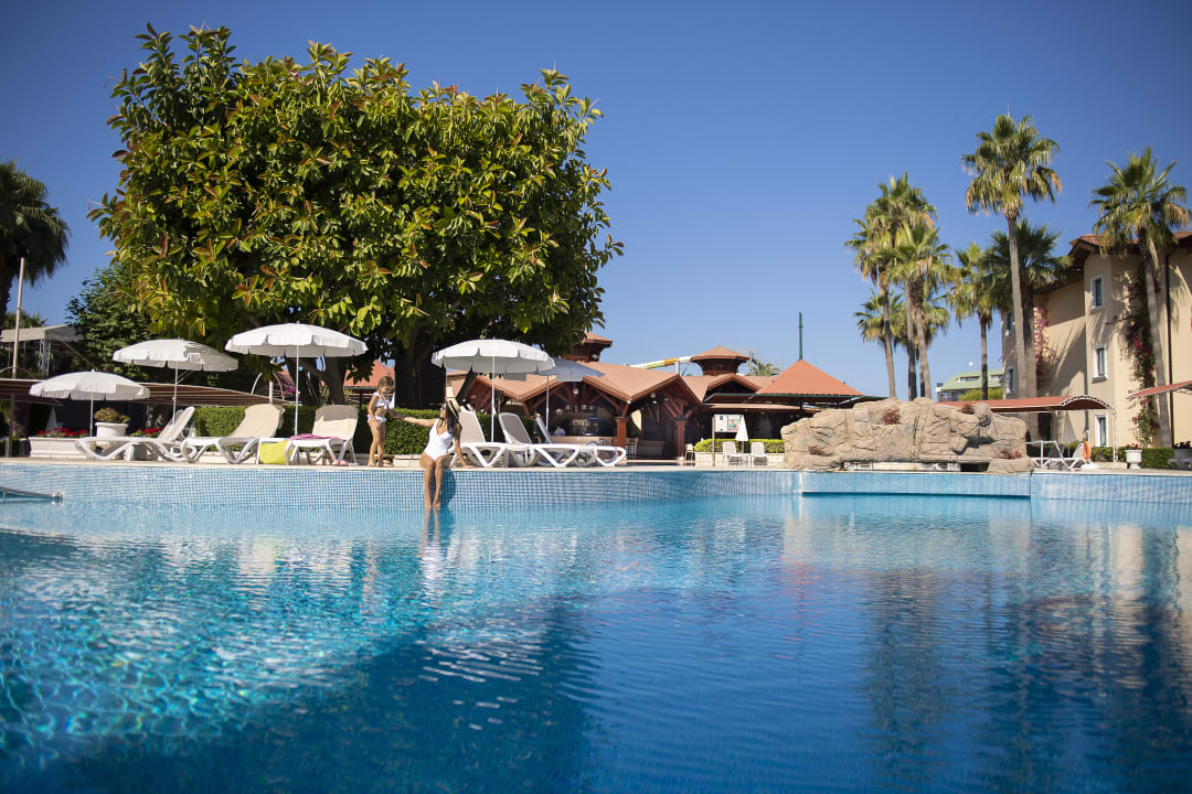 Pool Miramare Queen Hotel