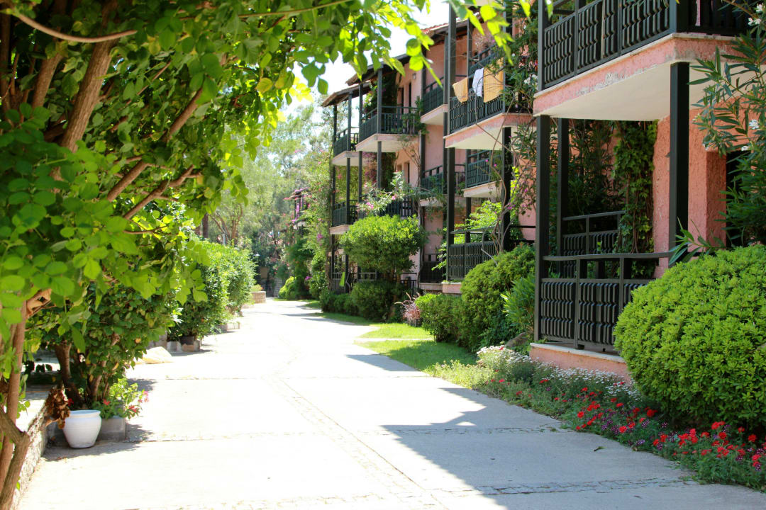 Weg zu den Bungalows Grand Yazici Club Marmaris Palace