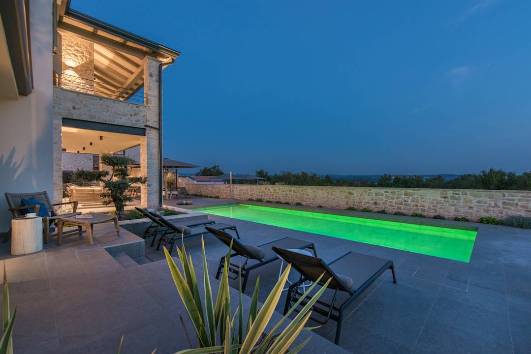 Pool Exclusive Living LUXURY ESTATE & VILLAS