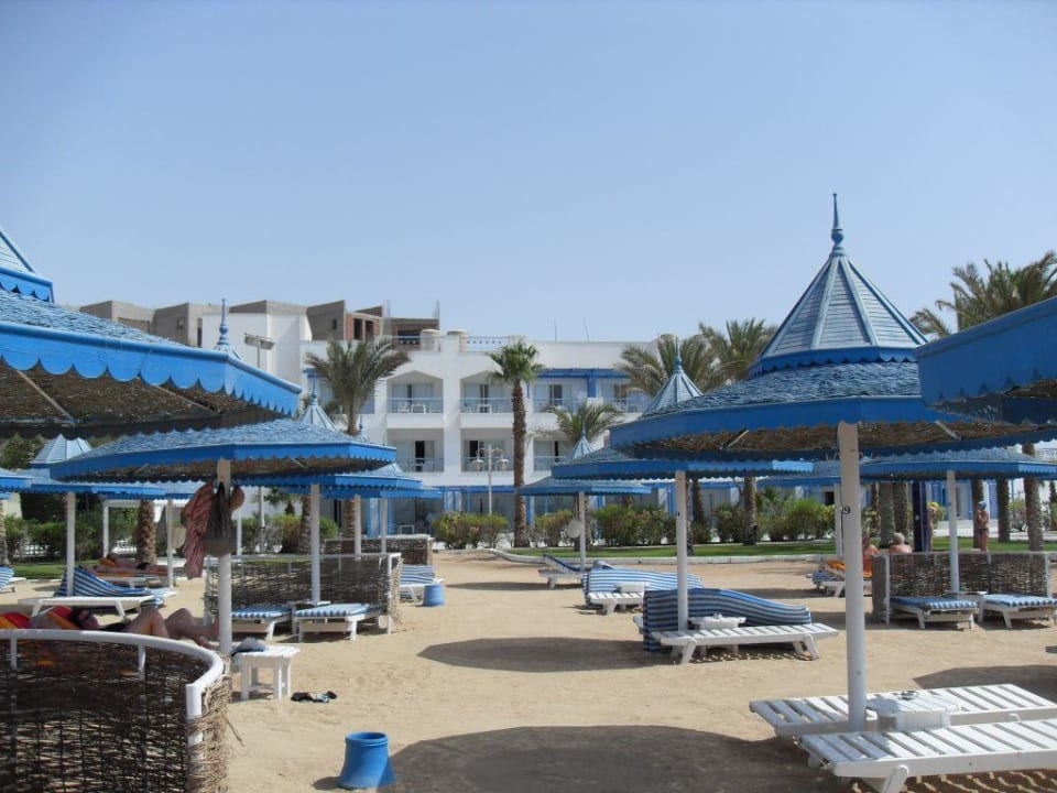 Blick auf den 9er Block vom Strand The Grand Hotel Hurghada