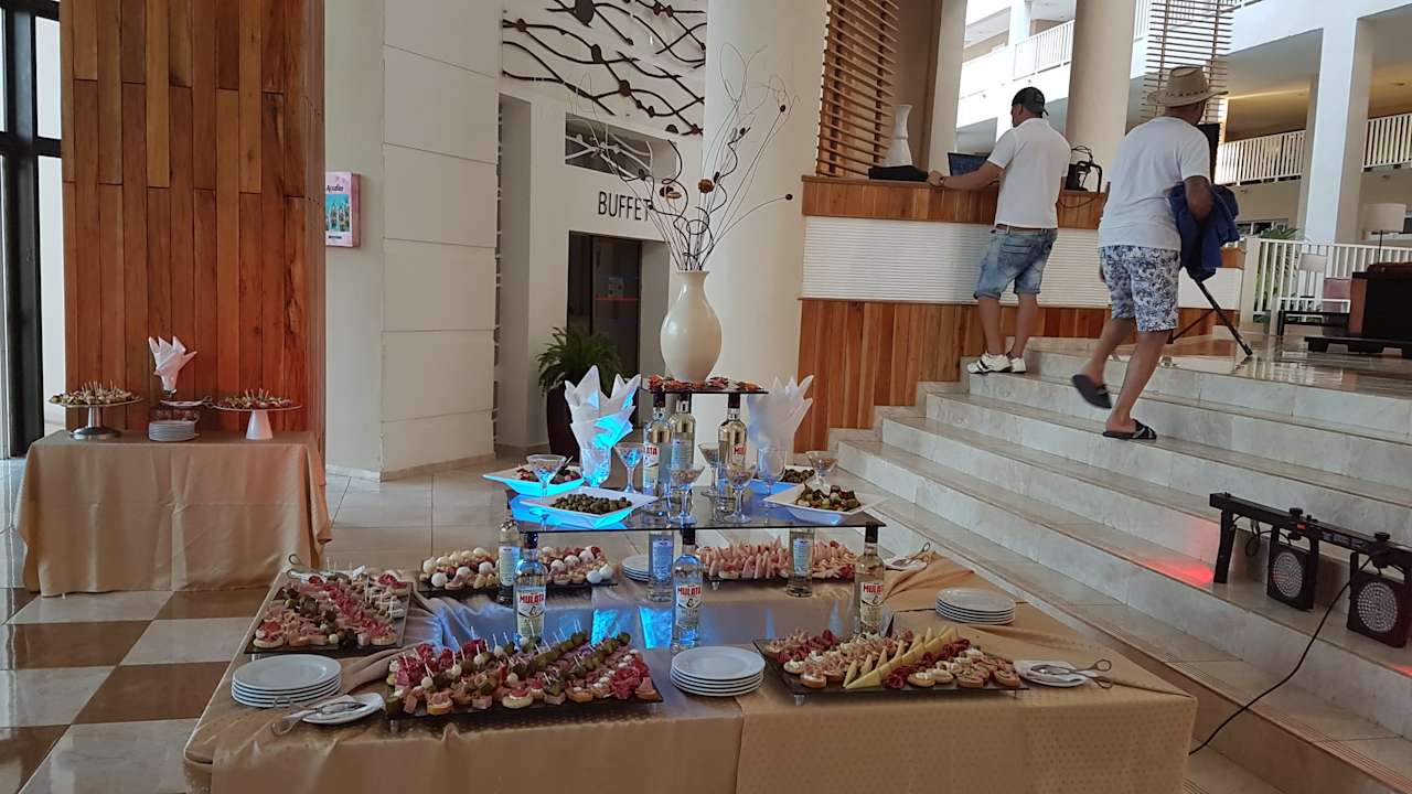 Lobby Sirenis Tropical Varadero