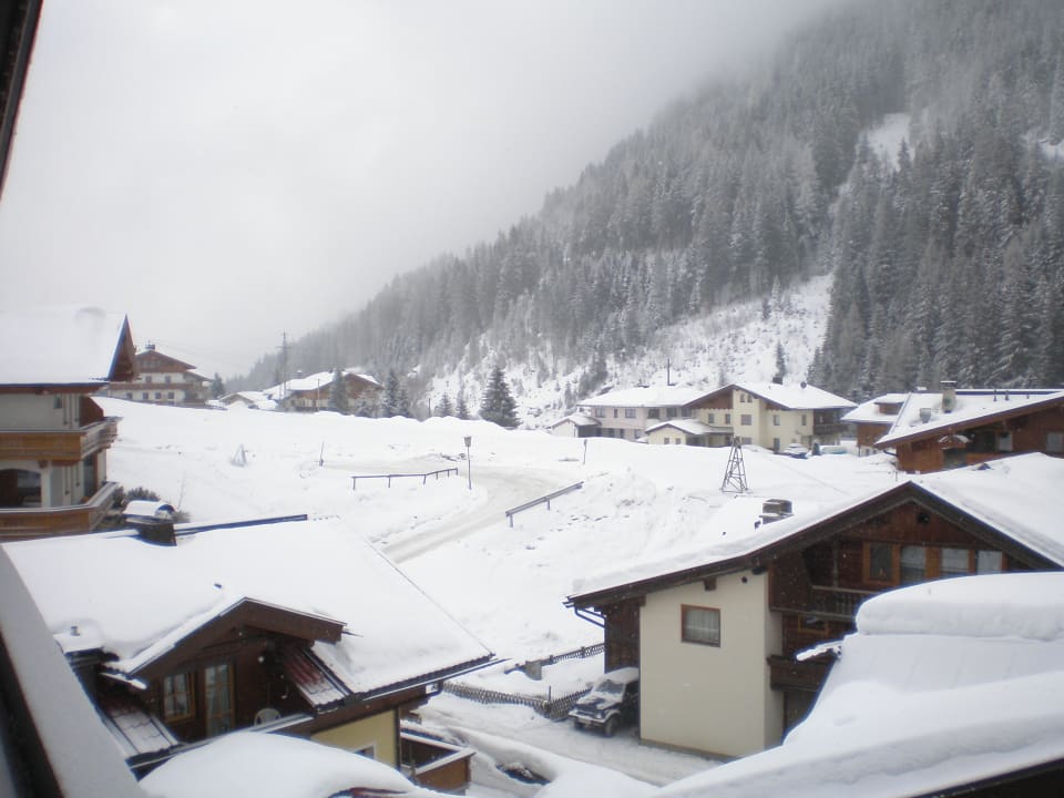 Zimmerblick Hotel Alpin Spa Tuxerhof
