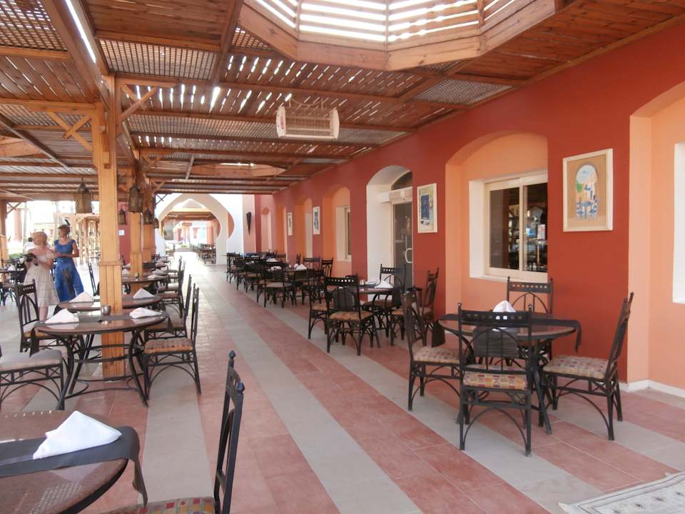 Утреннее кафе Pickalbatros Alf Leila Wa Leila Resort - Neverland Hurghada