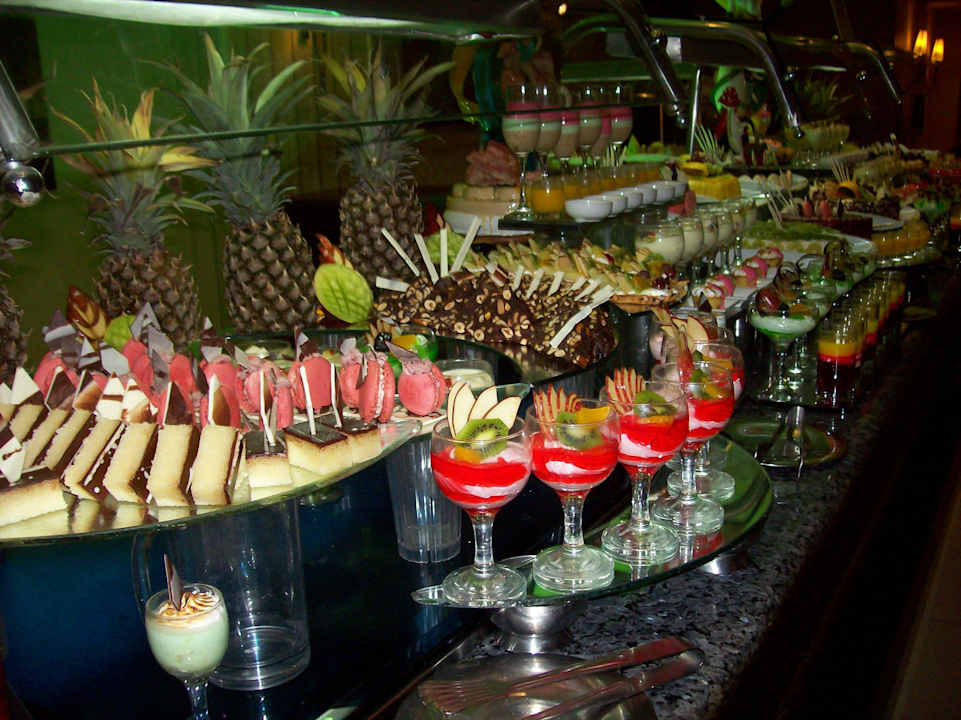 Vielfältige süße Nachspeisen Premier Le Reve Hotel & Spa