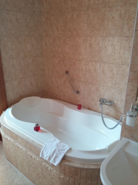 Zámecká koupelna Hotel Zamek Hradek