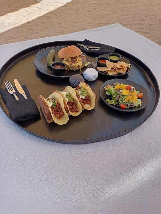 Gastro Serry Beach Resort