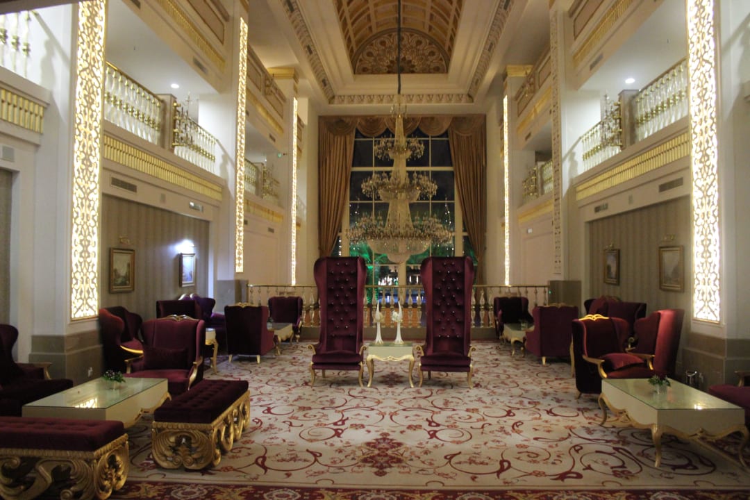 Sitzgelegenheiten in der Lobby Dobedan Exclusive Hotel And Spa