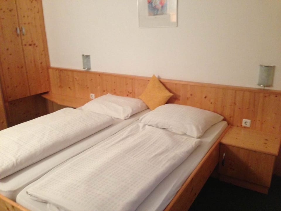 Schöner Schlafbereich.  Landgasthof Dorfner