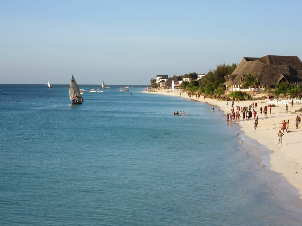 Abendlicher Treffpunkt am Strand Royal Zanzibar Beach Resort