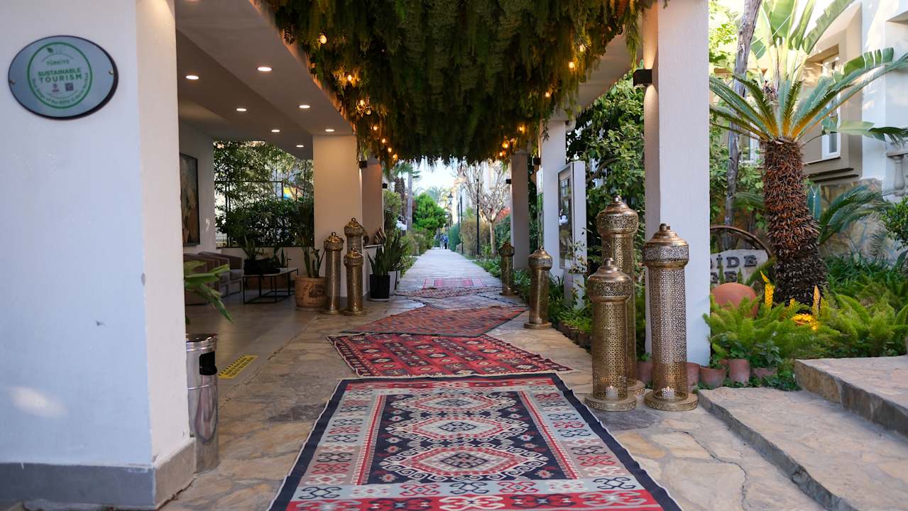 Lobby Side Village Hotel