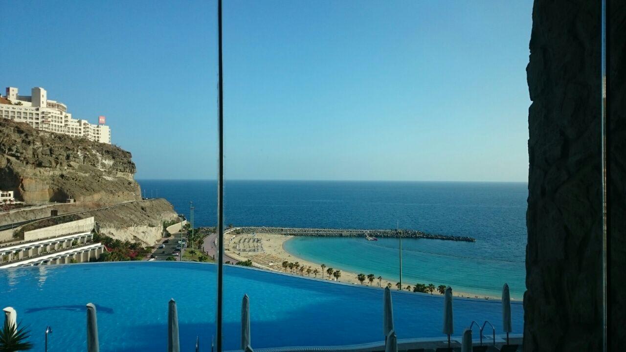 Aussicht über Pool und Strand Gloria Palace Royal Hotel & Spa