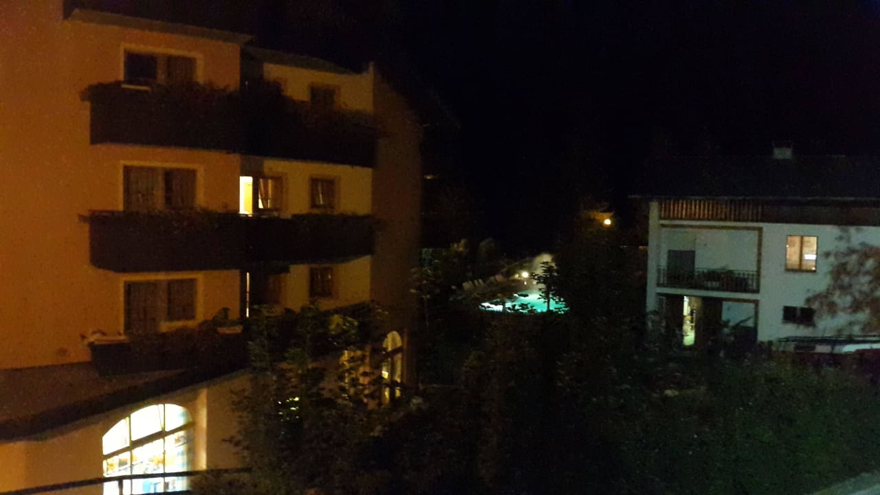 Vom Nebengebäude Richtung Pool Family Hotel Adriana