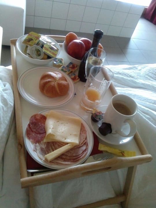 Exclusives Sektfrühstück ans Bett Venet Gipfelhütte