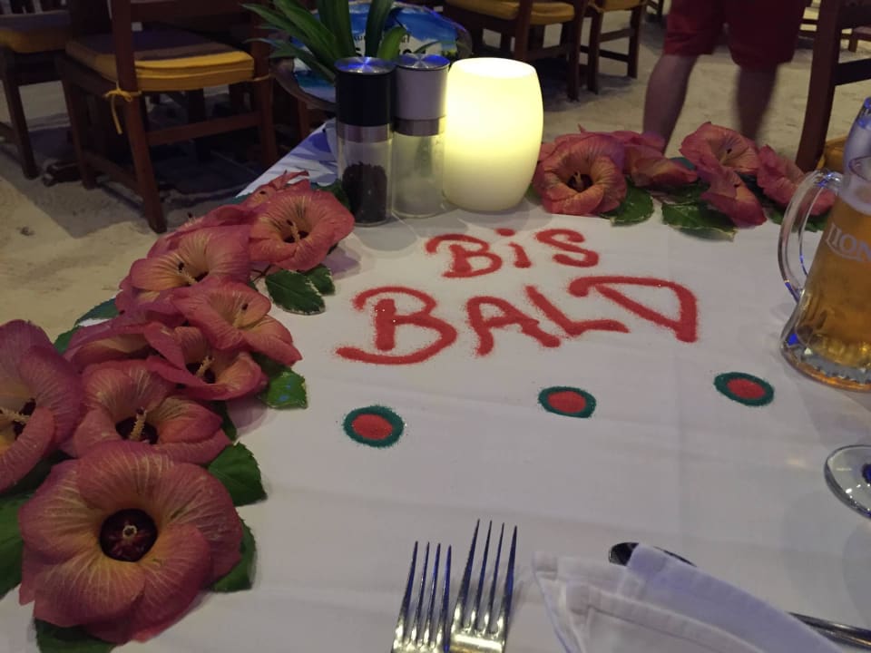 "Bis bald" an unserem Tisch im Bonthi Restaurant Kuredu Island Resort & Spa