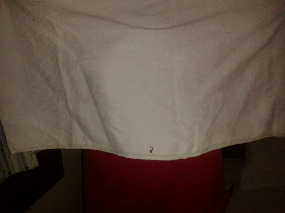 Luxusní nevyžehlený, děravý miniručník. Hotel Bílý Hořec