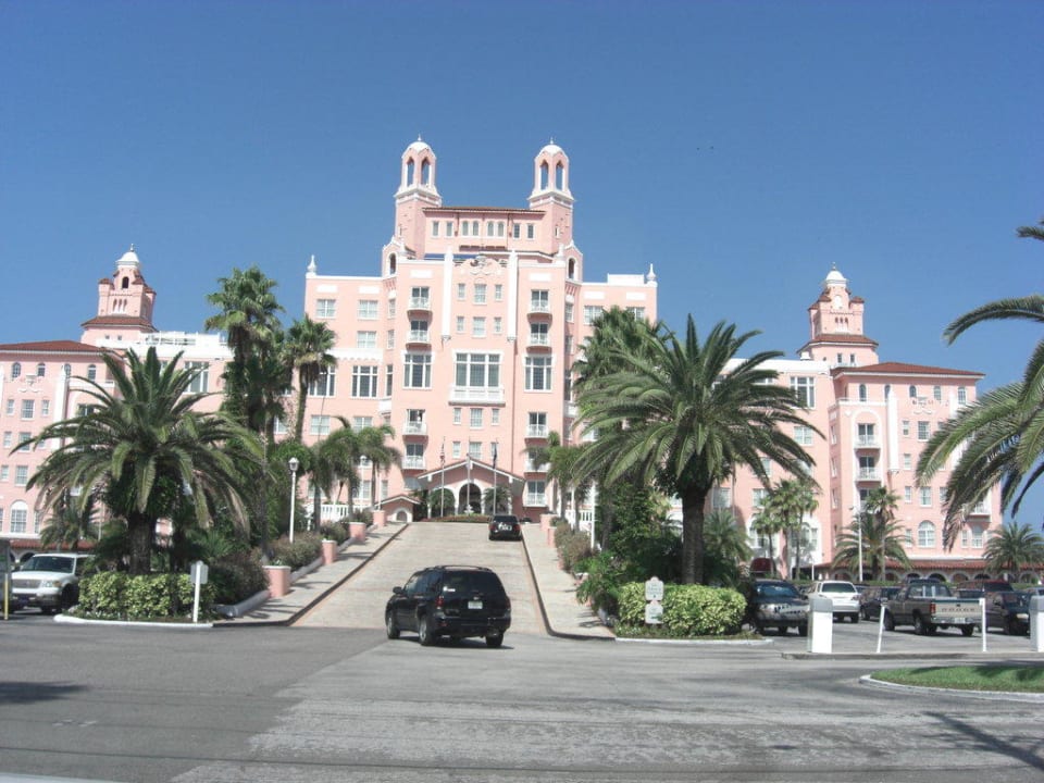 Auffahrt zum Hotel Hotel The Don Cesar Beach Resort & Spa