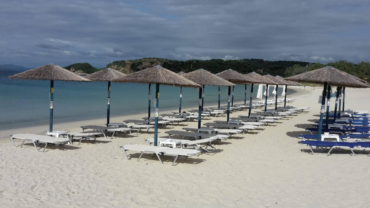 Strand von Alikes Guesthouse Helianthus