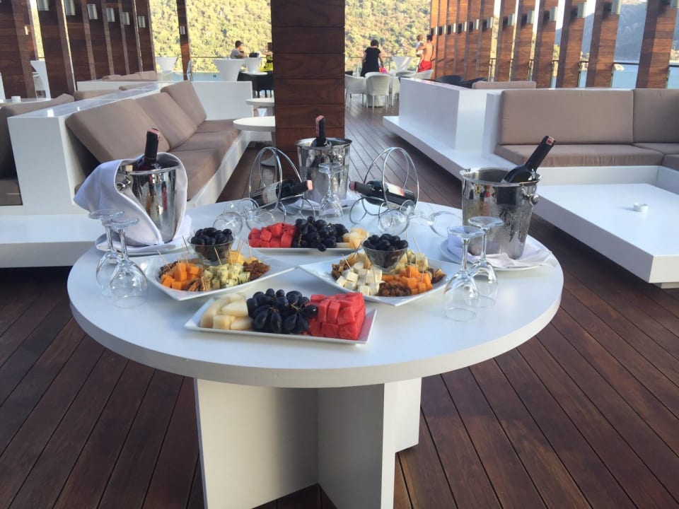 Wine test in the blue bar Orka Lotus Beach