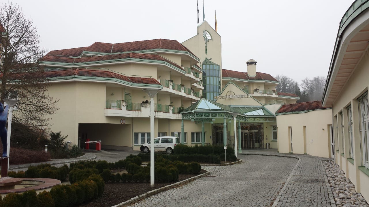 Eingang Reduce Hotel Thermal Bad Tatzmannsdorf