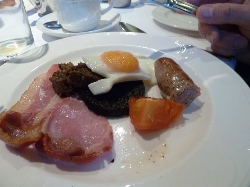 Gut gewürzte warme Frühstücksplatte Scotlands Hotel