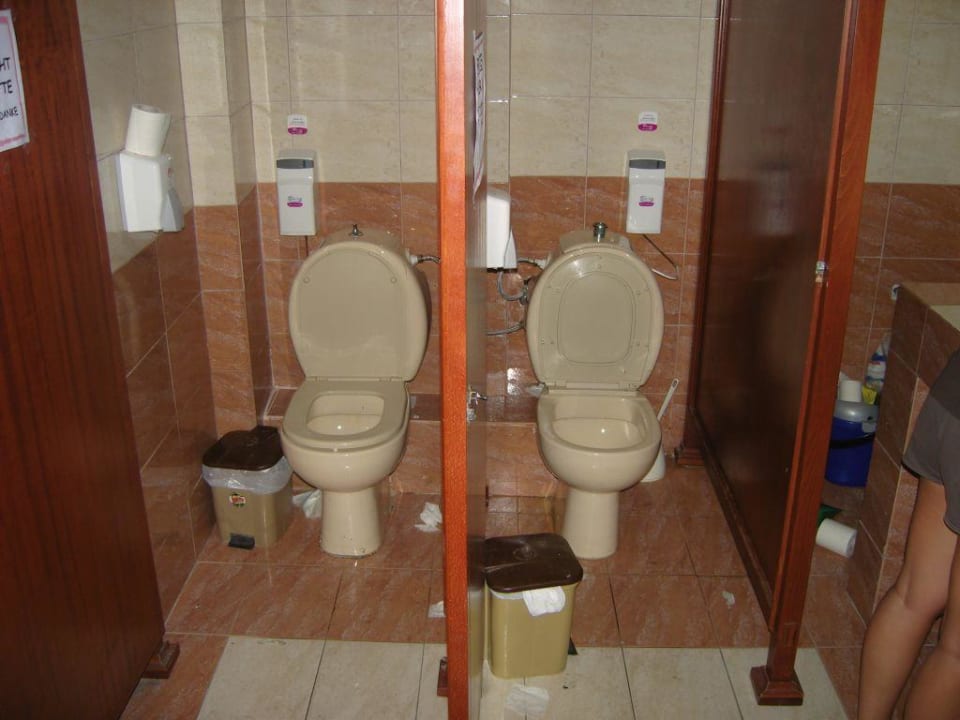 Toiletten Empfangshalle Glavas Inn Hotel