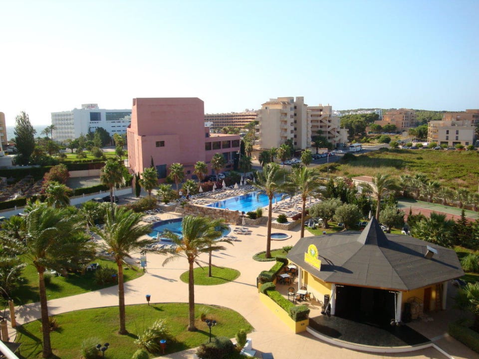 Baseny, bar dzienny oraz otoczenie Hotel Cala Millor Garden - Adults only