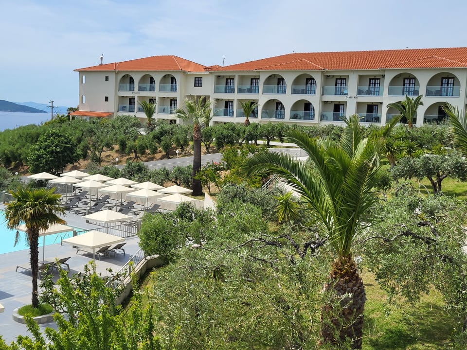 Gartenanlage Akrathos Beach Hotel