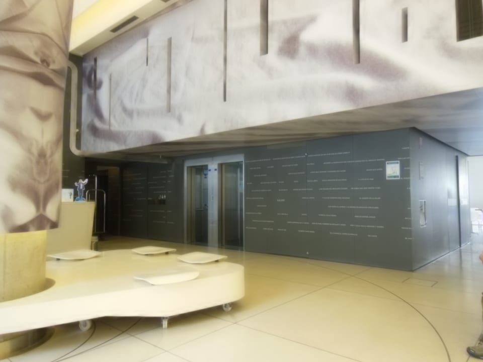 Lobby Dazzler Tower Recoleta