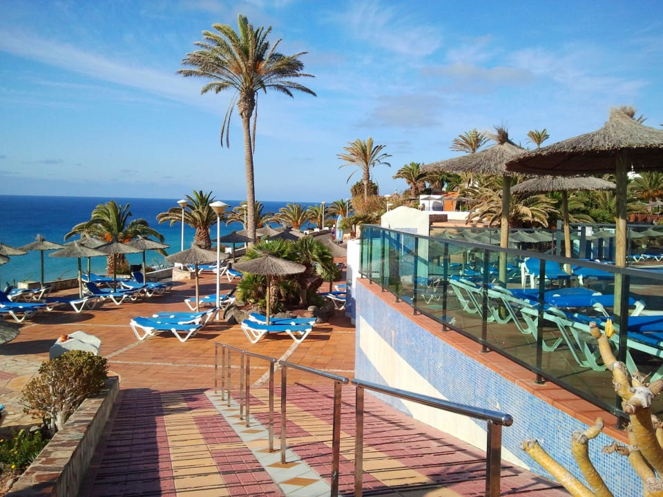 Gang zum unteren Liegenbereich SBH Club Paraiso Playa