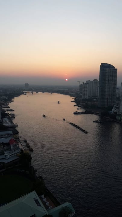 Sun down at 06:00 pm Chatrium Hotel Riverside Bangkok