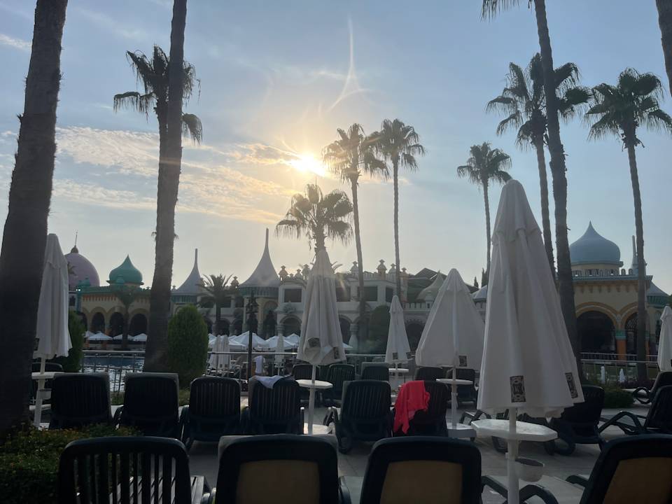 Pool Kamelya Aishen Club