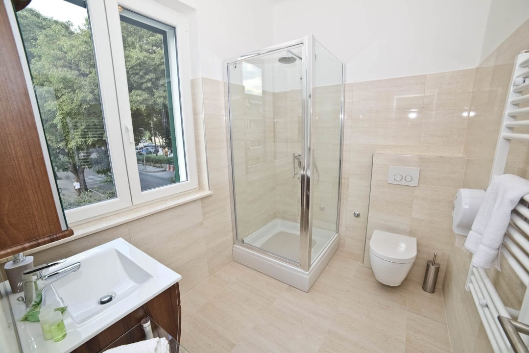 Bathroom with shower Apartment Palomar Luxury Split