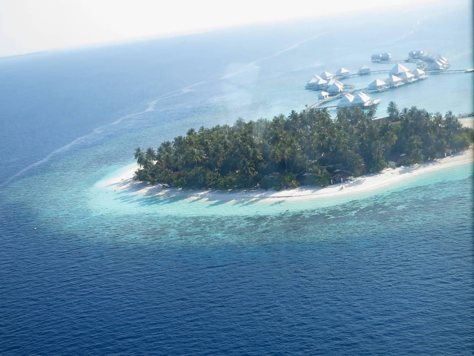 Insel von der Ostseite Diamonds Thudufushi
