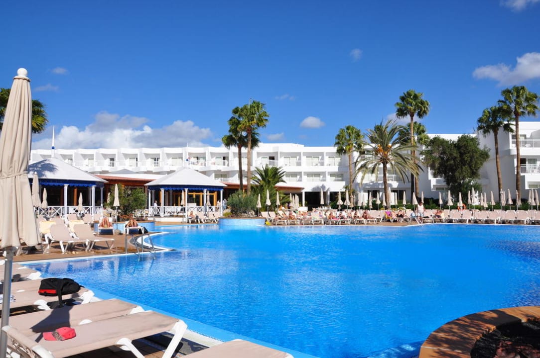 Beheizte Poolanlage Hotel Riu Paraiso Lanzarote