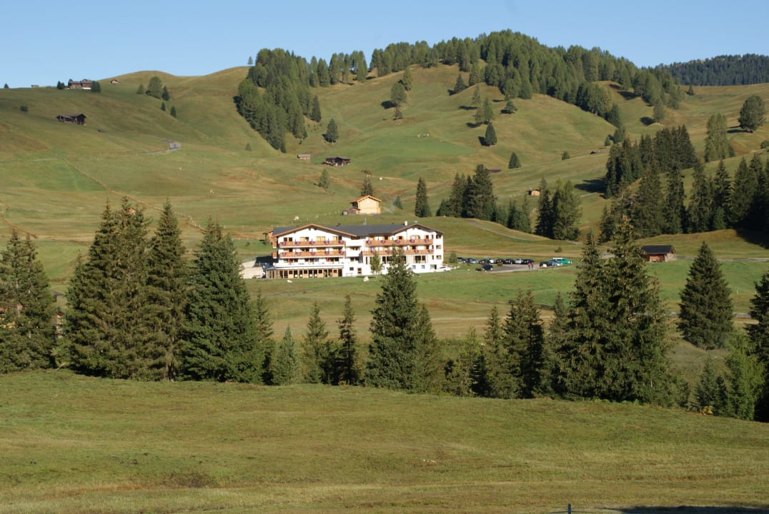 Das Hotel - sehr idyllisch gelegen Brunelle Seiser Alm Lodge