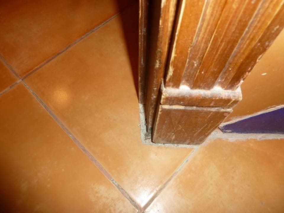 Schmutz wohin man schaut .. Staub in Ballen Grand Makadi