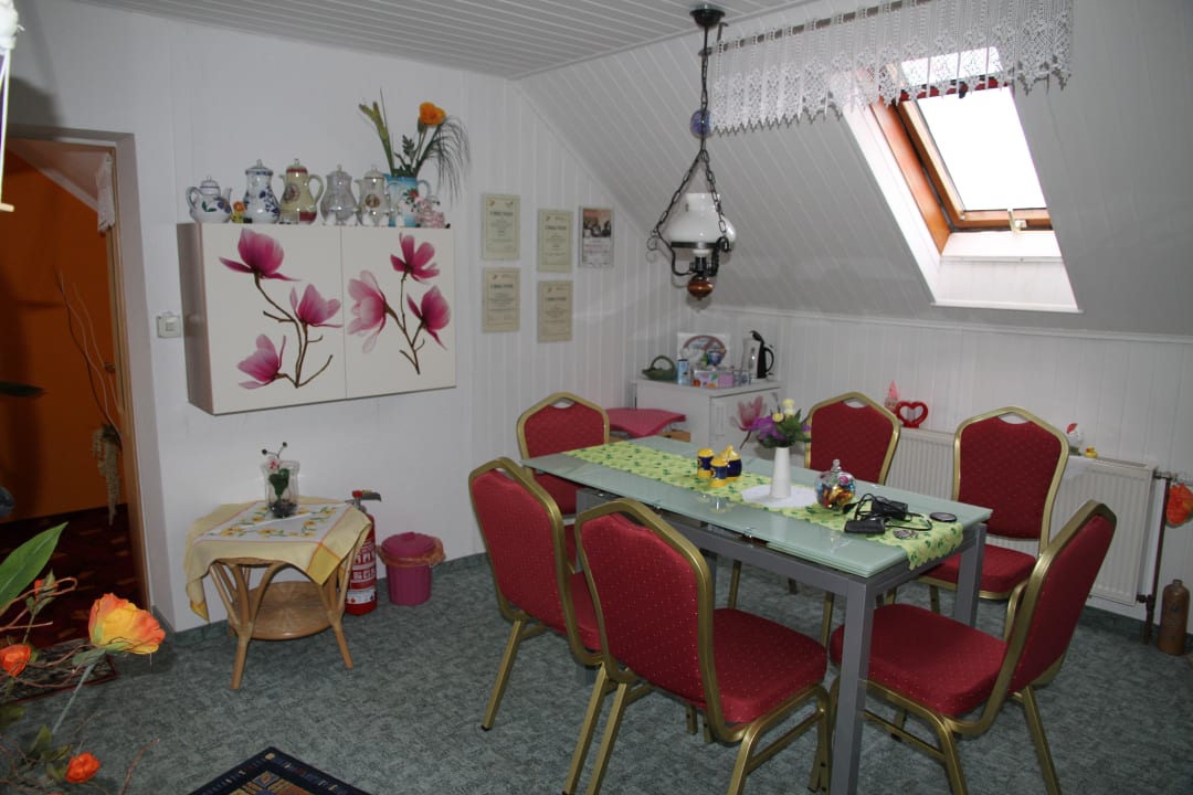 Frühstücksraum Dachgeschoß Pension Renate Braun