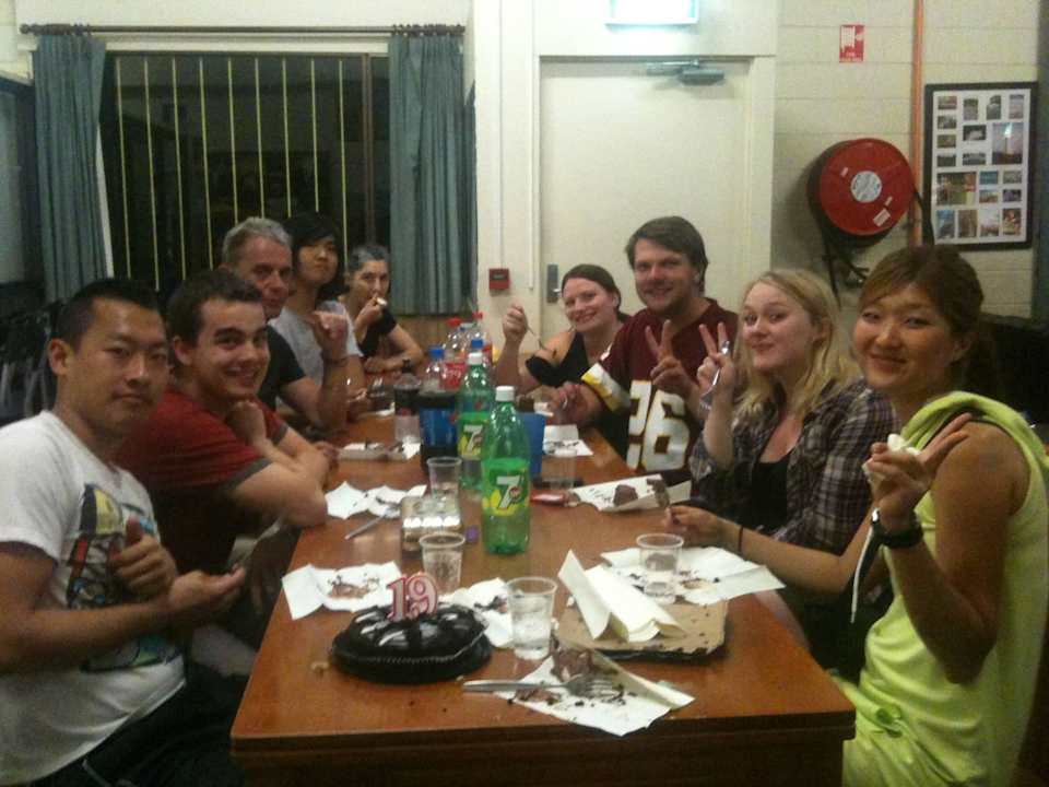 Lounge Adelaide's Shakespeare Backpackers International  Hostel