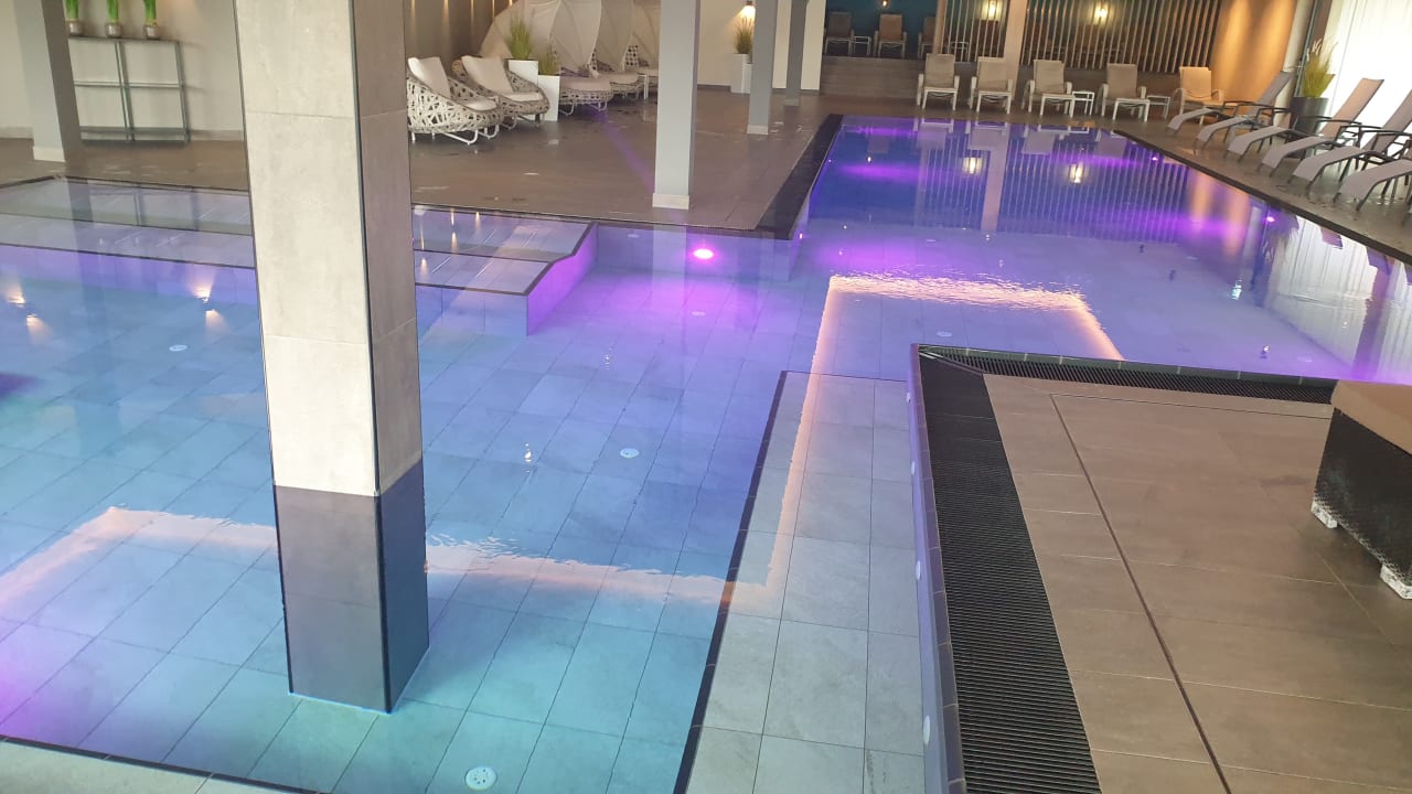 Pool Hotel Traube am See