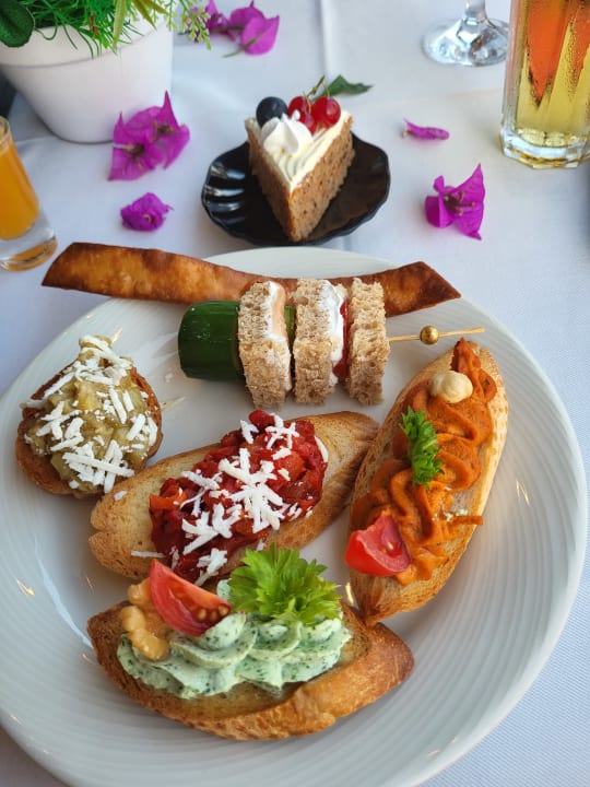 Gastro Granada Luxury Okurcalar