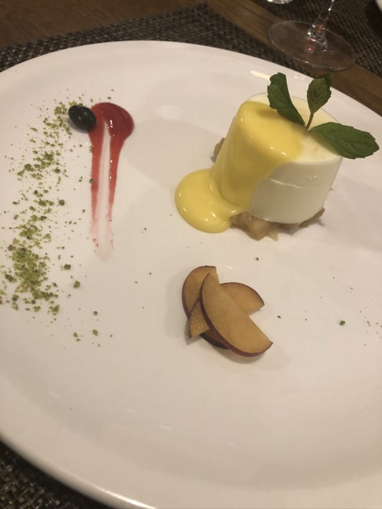 Gastro Acanthus Cennet Barut Collection