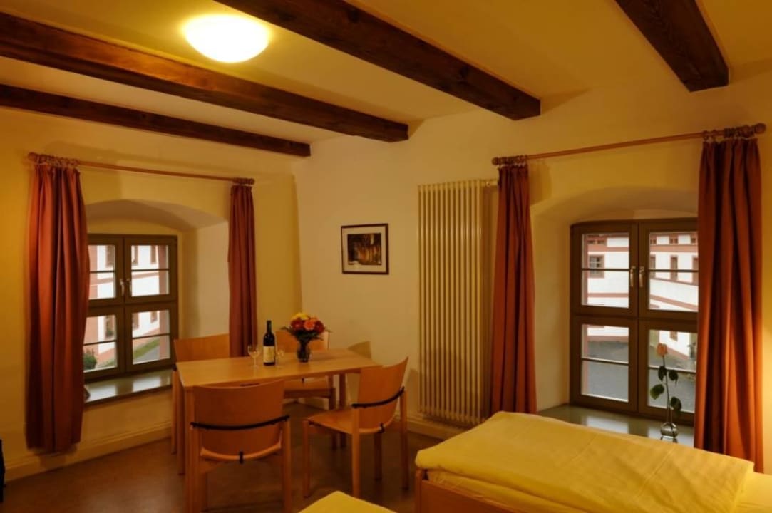 Gästezimmer Gästehäuser St. Marienthal