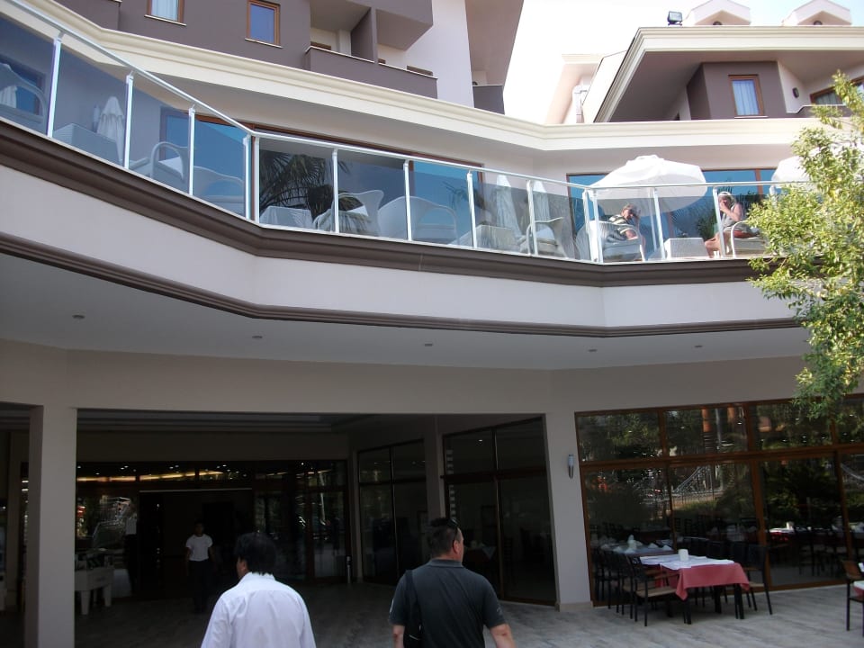 Neue Terrasse von der Lobby Hane Family Resort